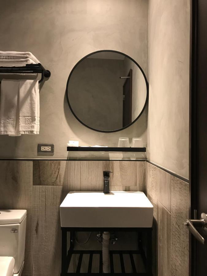 Hotel The Retro Tai-Pan à Tainan Extérieur photo