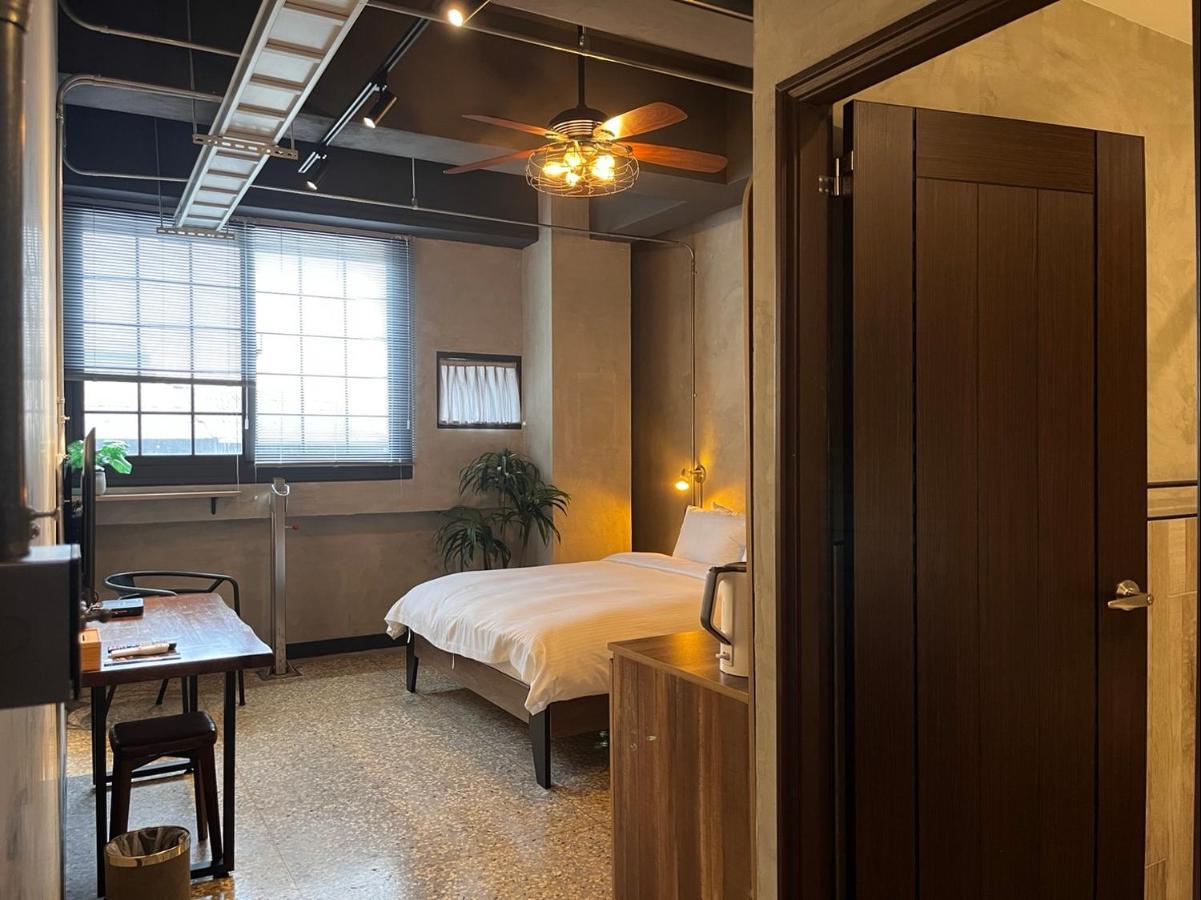 Hotel The Retro Tai-Pan à Tainan Extérieur photo