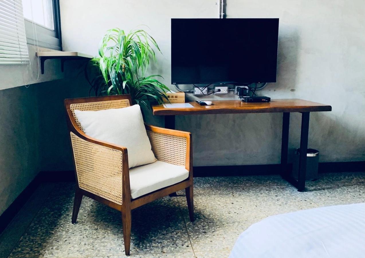 Hotel The Retro Tai-Pan à Tainan Extérieur photo