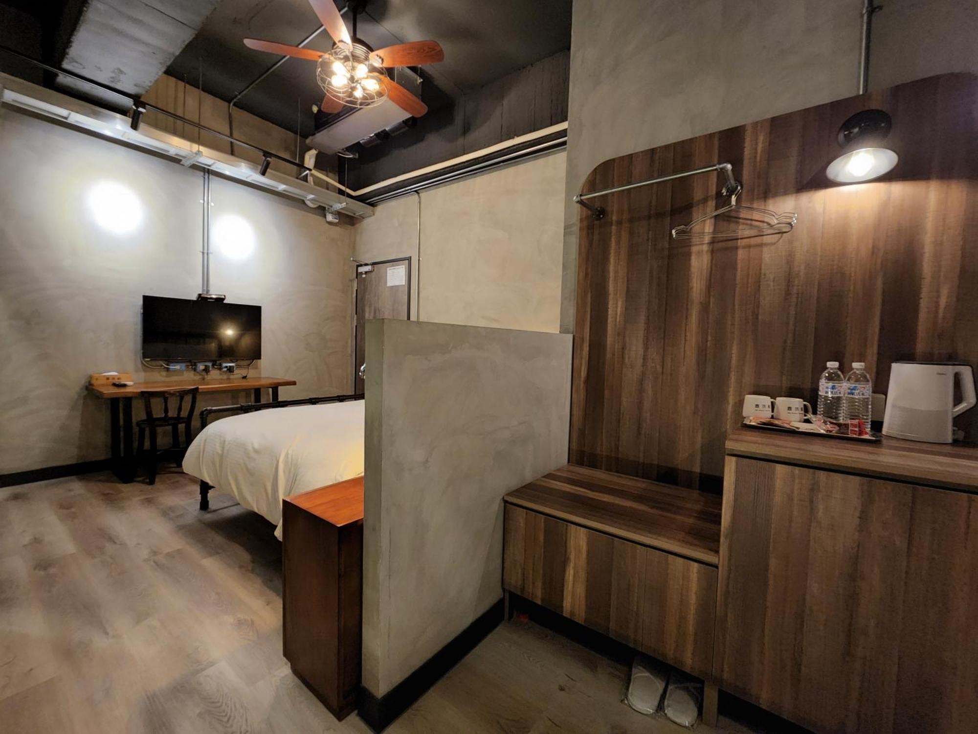 Hotel The Retro Tai-Pan à Tainan Extérieur photo